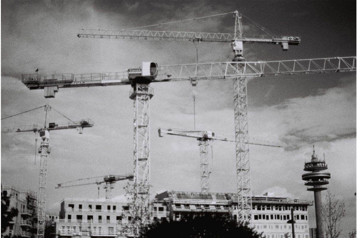 Berlin Kino B&W 35 mm ISO 400 - Image 10