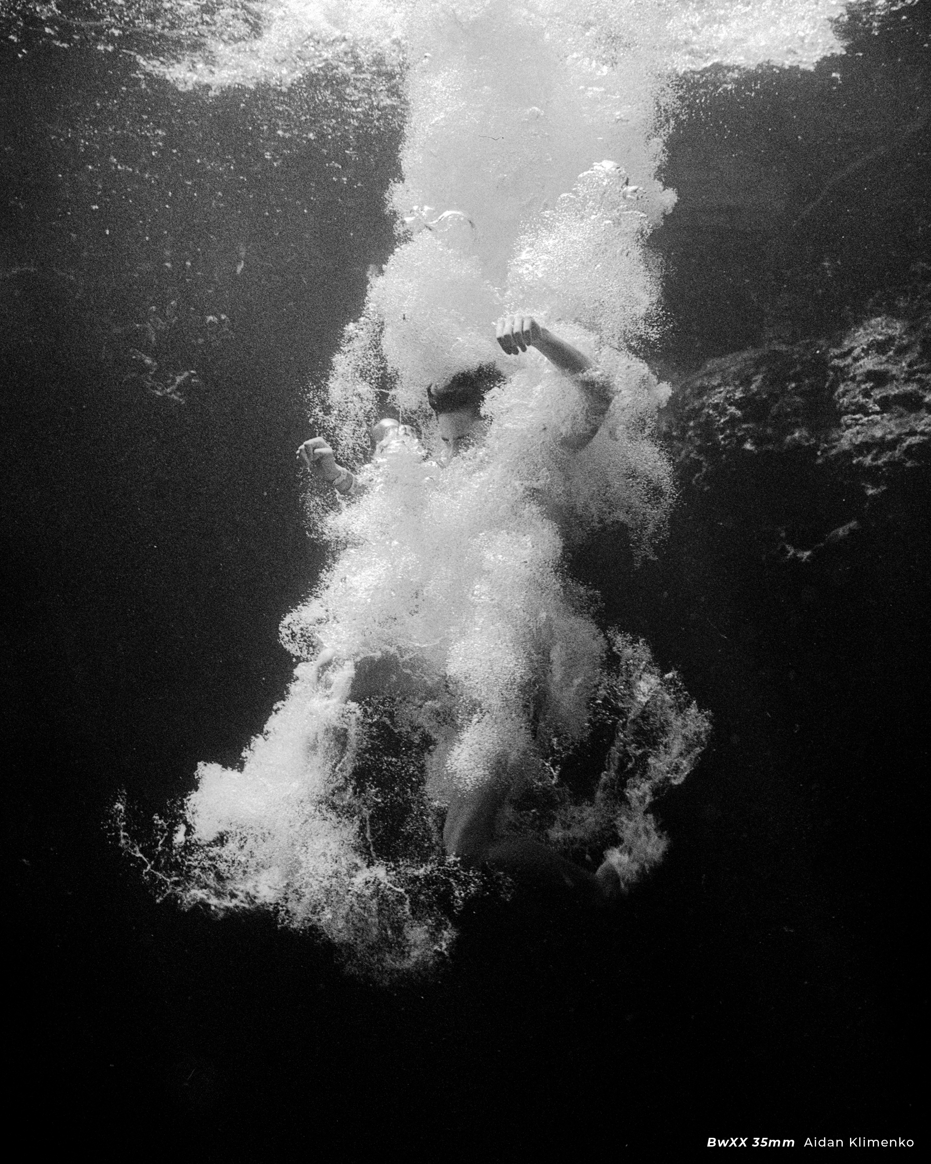 CineStill BwXX (Double-X) Black and White Negative Film, ISO 250 35mm 36 exp - Image 2