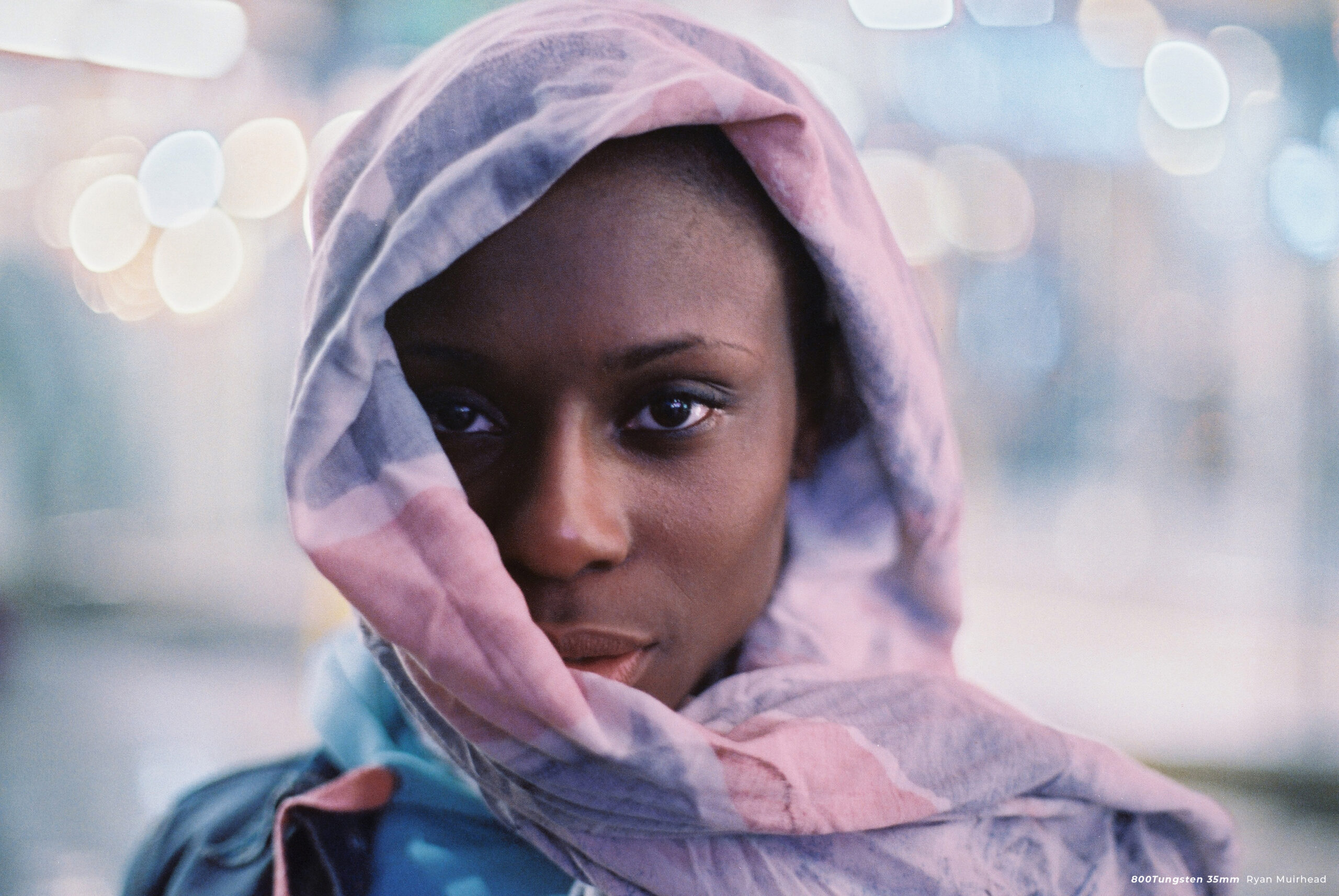 CineStill 800Tungsten High Speed Color Negative Film, ISO 800 35mm 36exp - Image 4